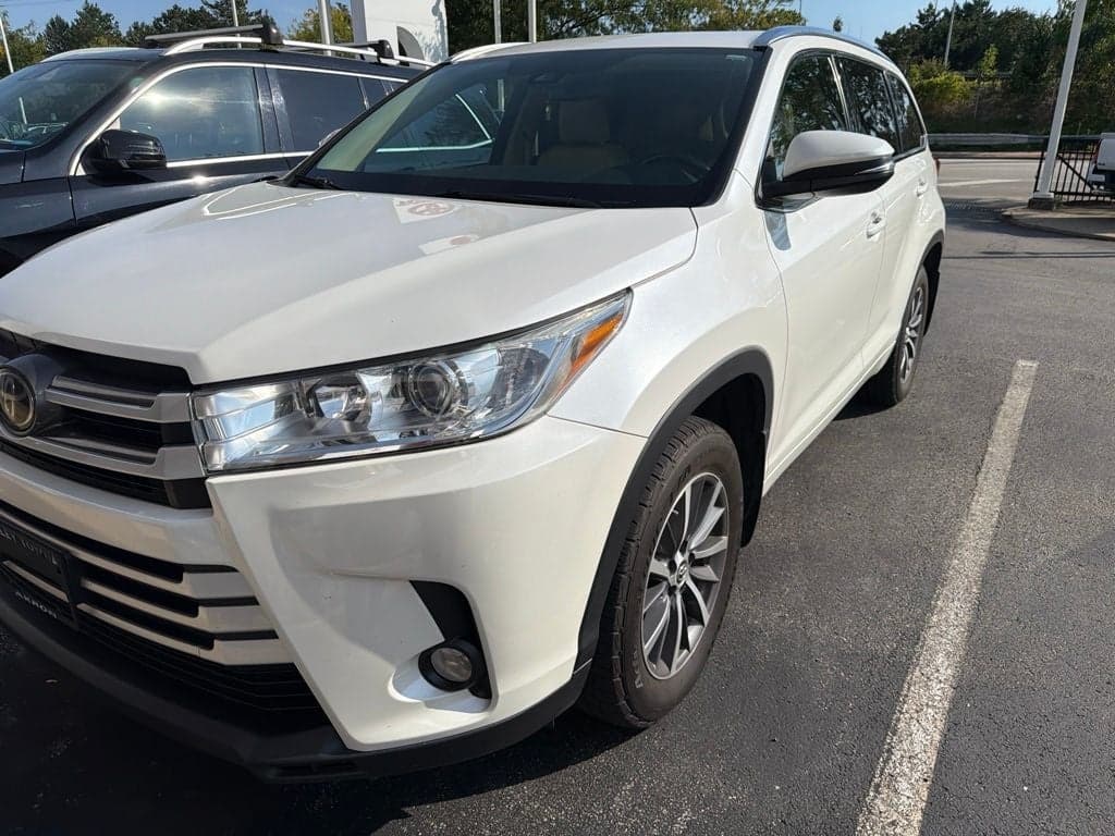 2018 Toyota Highlander XLE — photo 1 of 5
