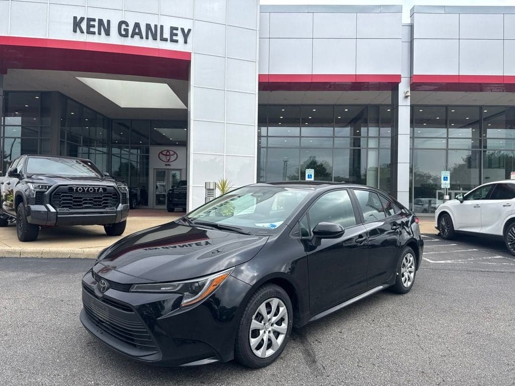 2024 Toyota Corolla LE — photo 1 of 21