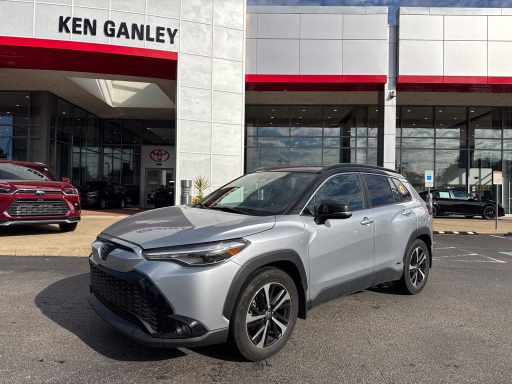 2024 Toyota Corolla Cross Hybrid XSE — photo 1 of 5
