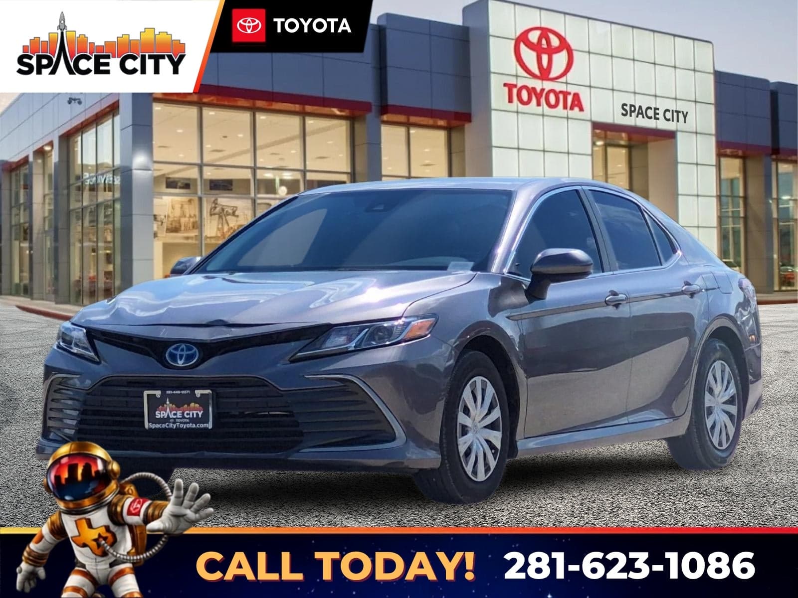 2023 Toyota Camry Hybrid LE — photo 1 of 35
