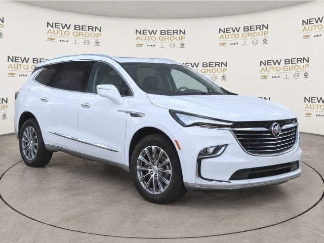 2023 Buick Enclave Essence — photo 1 of 34