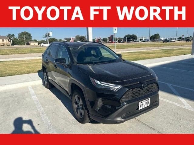 2025 Toyota RAV4 XLE — photo 1 of 25