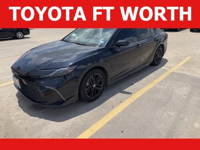 2026 Toyota Camry SE — photo 1 of 21
