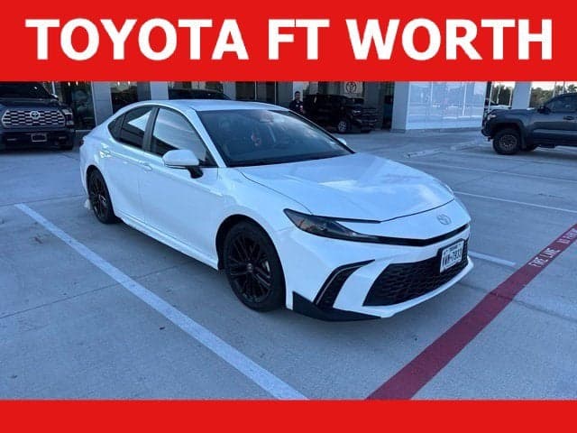 2025 Toyota Camry LE — photo 1 of 5