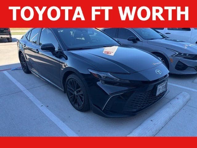2025 Toyota Camry SE — photo 1 of 5