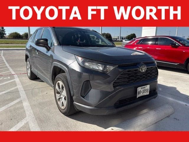 2019 Toyota RAV4 LE — photo 1 of 5