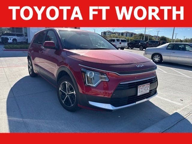 2025 Kia Niro LX — photo 1 of 5