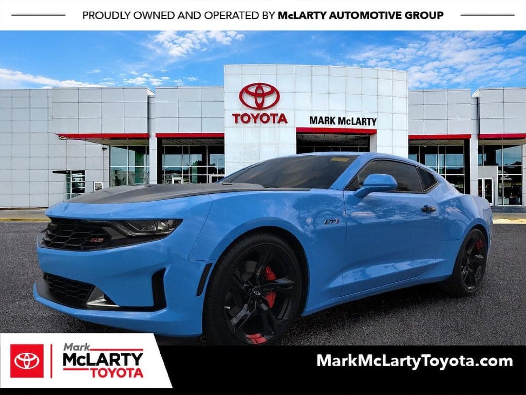 2022 Chevrolet Camaro LT1 — photo 1 of 5