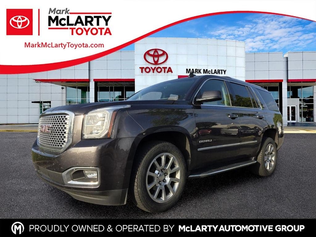 2017 GMC Yukon Denali — photo 1 of 10
