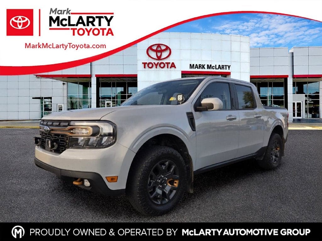 2023 Ford Maverick LARIAT — photo 1 of 10