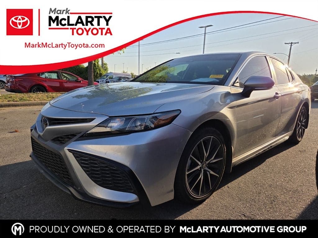 2023 Toyota Camry SE — photo 1 of 10