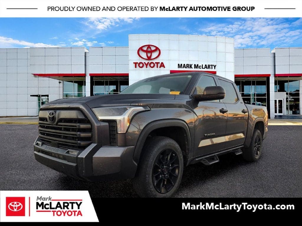 2023 Toyota Tundra 4WD SR5 — photo 1 of 5