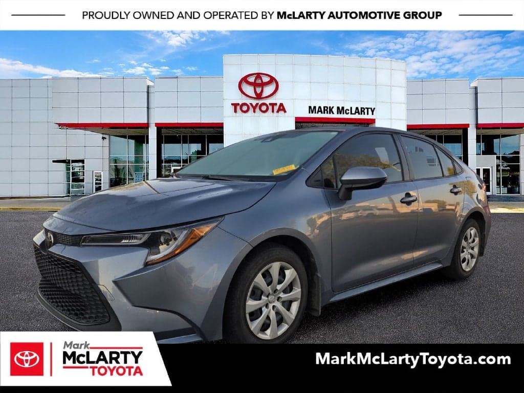 2020 Toyota Corolla LE — photo 1 of 5