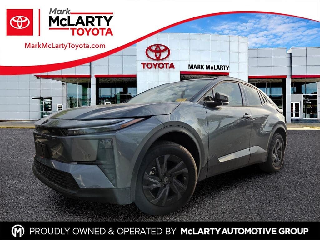 2026 Toyota C-HR SE — photo 1 of 10