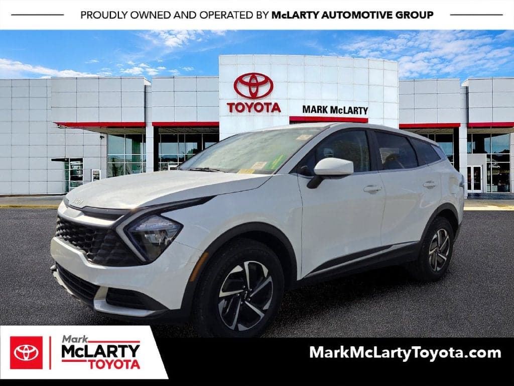 2023 Kia Sportage LX — photo 1 of 5
