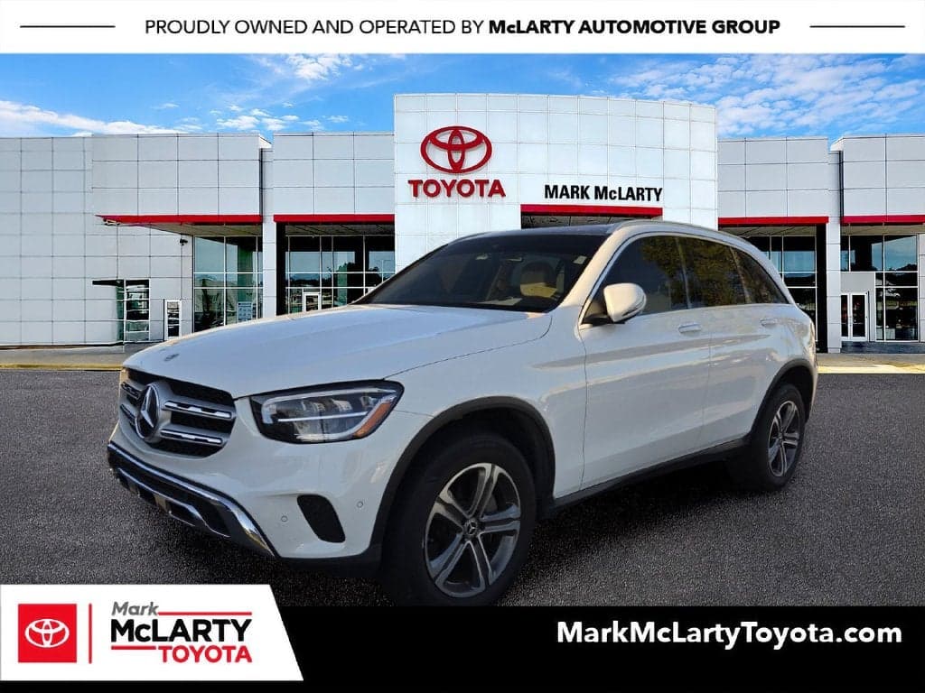 2021 Mercedes-Benz GLC GLC 300 — photo 1 of 10