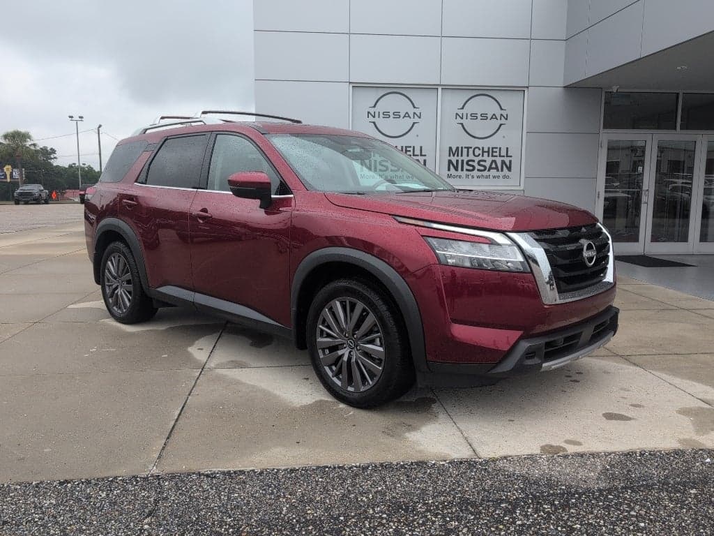 2024 Nissan Pathfinder SL — photo 1 of 18