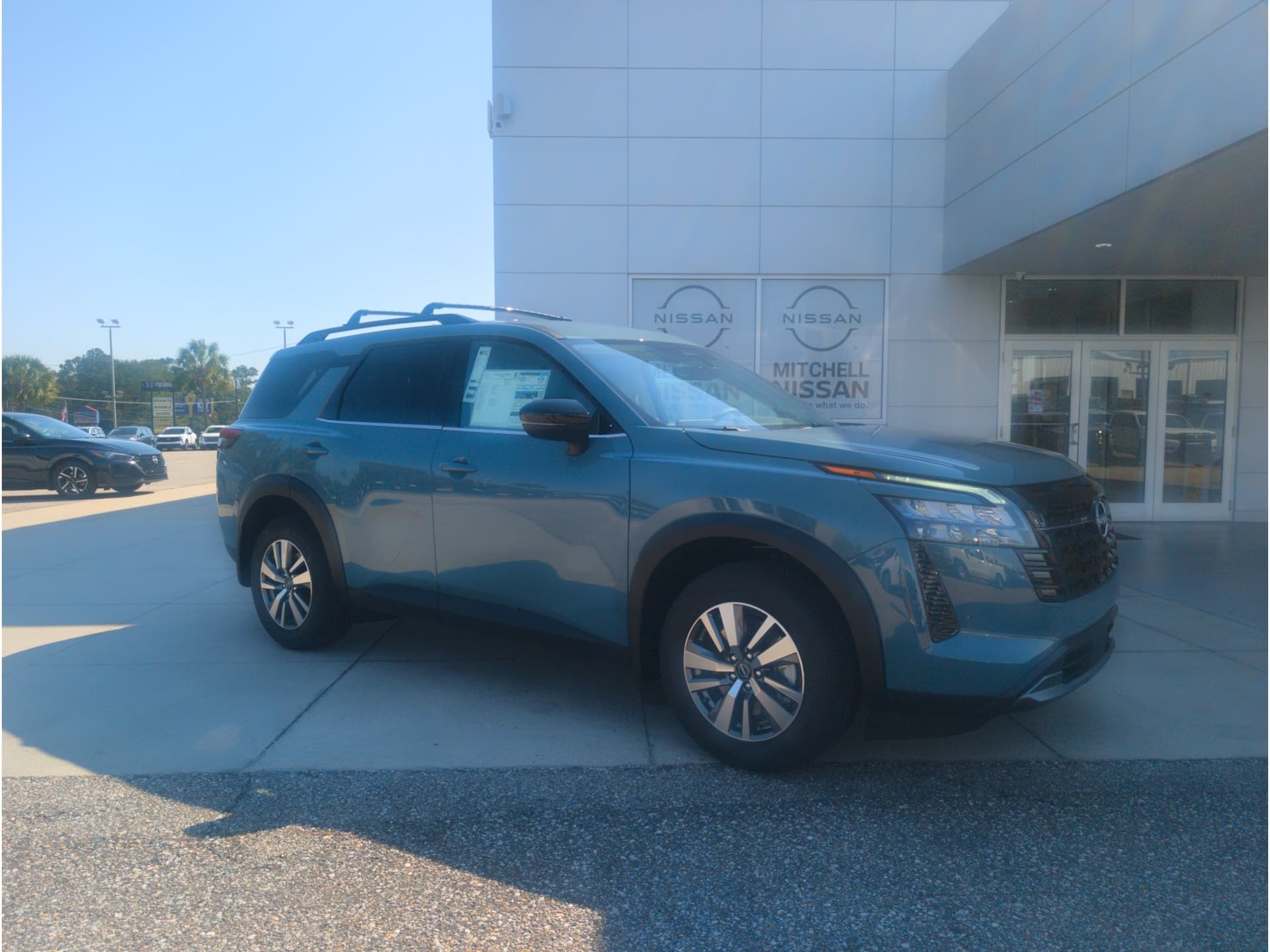 2026 Nissan Pathfinder SL — photo 1 of 5