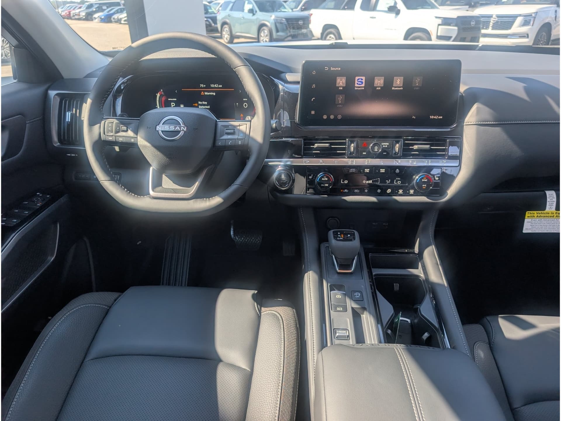 2026 Nissan Pathfinder SL — photo 1 of 5