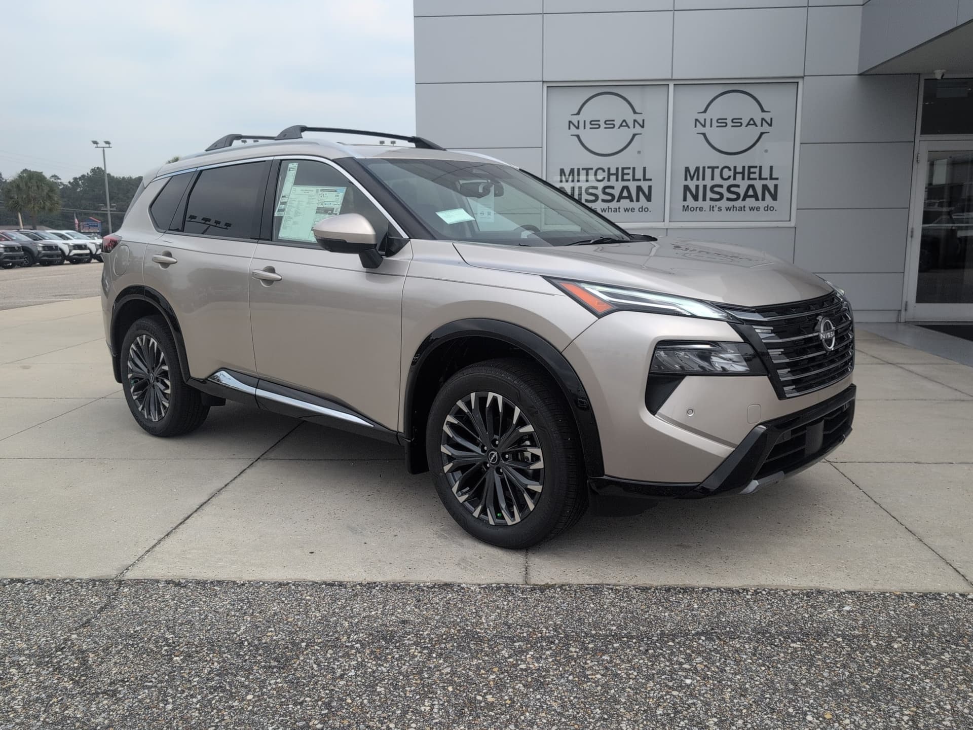 2026 Nissan Rogue Platinum — photo 1 of 16