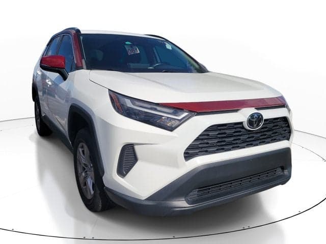 2023 Toyota RAV4 XLE — photo 1 of 5