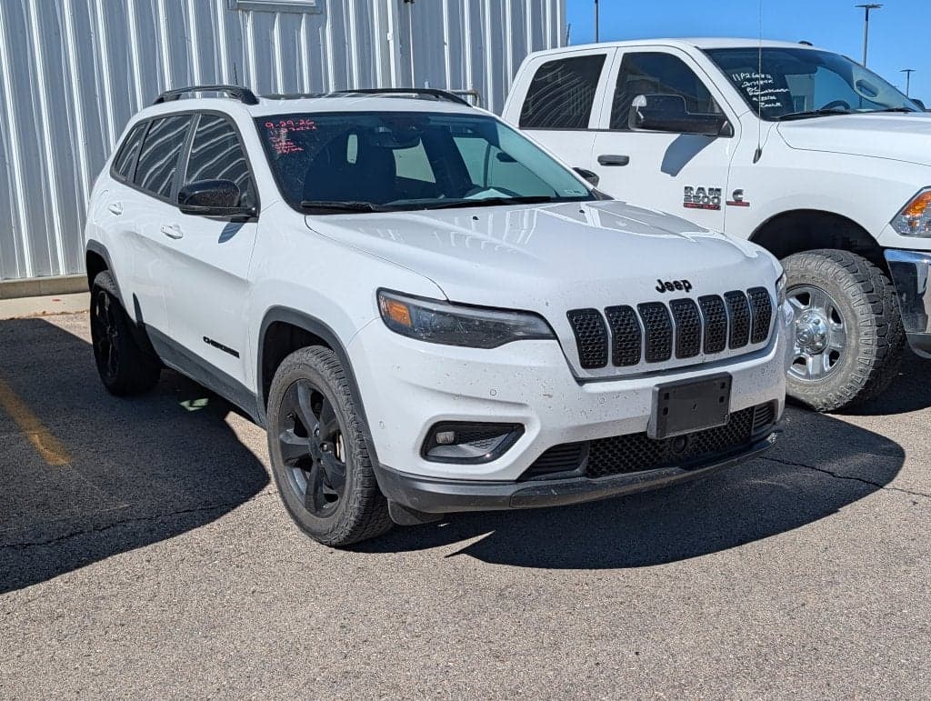 2023 Jeep Cherokee Base — photo 1 of 3