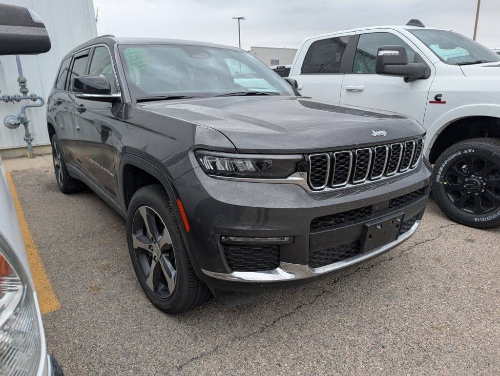 2025 Jeep Grand Cherokee L Limited — photo 1 of 3