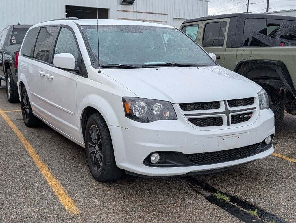 2016 Dodge Grand Caravan R/T — photo 1 of 6
