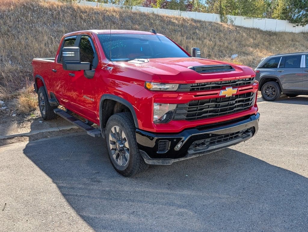 2025 Chevrolet Silverado 2500HD Custom — photo 1 of 3