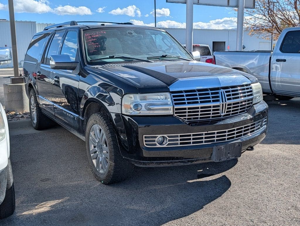 2011 Lincoln Navigator L Base — photo 1 of 3