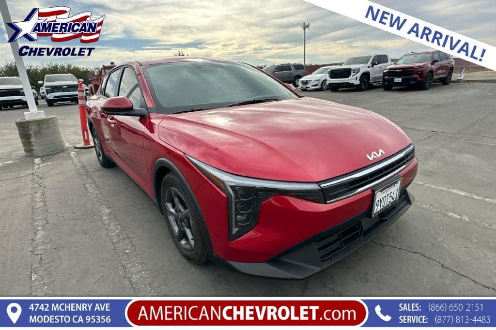 2025 Kia K4 LXS — photo 1 of 4