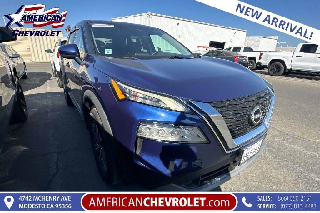 2023 Nissan Rogue SV — photo 1 of 4