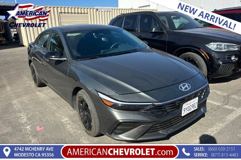 2026 Hyundai Elantra SEL Sport — photo 1 of 4