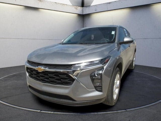 2024 Chevrolet Trax LS — photo 1 of 7
