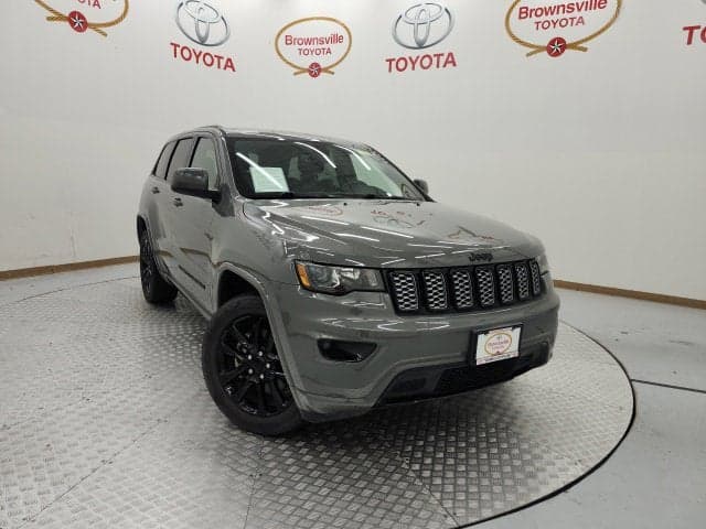 2022 Jeep Grand Cherokee WK Laredo X — photo 1 of 26