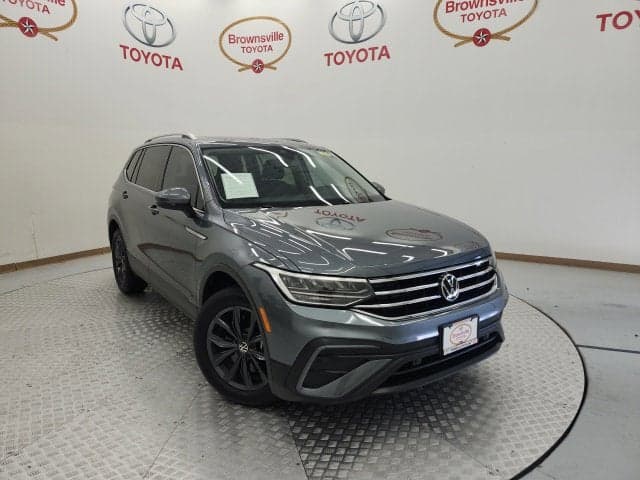 2022 Volkswagen Tiguan SE — photo 1 of 22