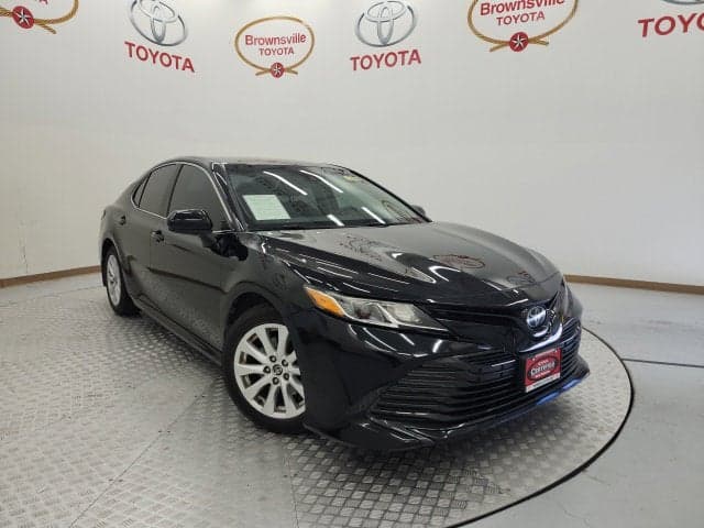 2020 Toyota Camry LE — photo 1 of 7