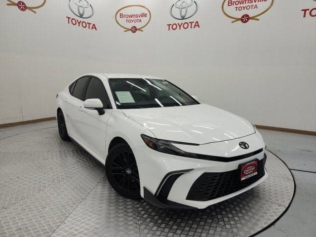 2025 Toyota Camry SE — photo 1 of 5