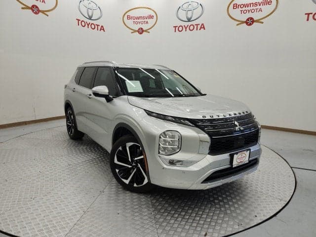2022 Mitsubishi Outlander SEL — photo 1 of 5