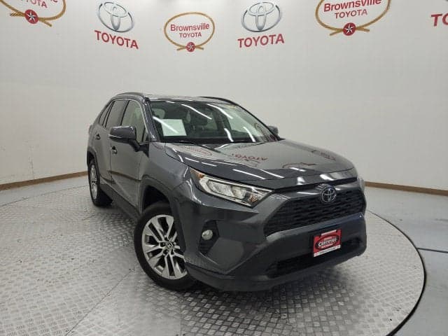 2021 Toyota RAV4 XLE Premium — photo 1 of 16