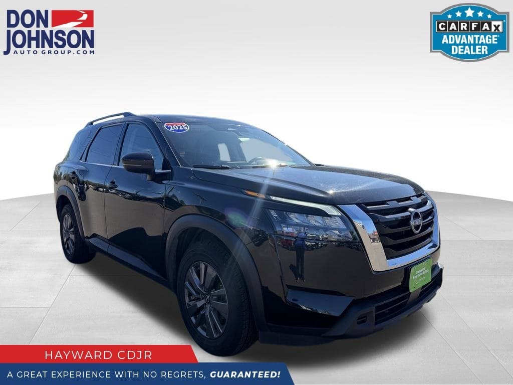 2025 Nissan Pathfinder SV — photo 1 of 5