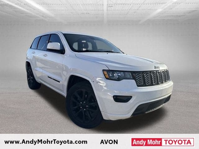 2017 Jeep Grand Cherokee Altitude — photo 1 of 11
