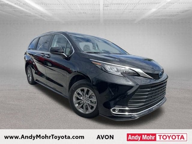 2024 Toyota Sienna XLE — photo 1 of 14