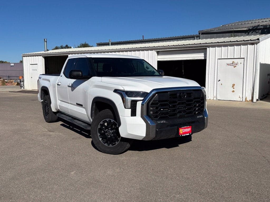 2023 Toyota Tundra 4WD SR5 — photo 1 of 6