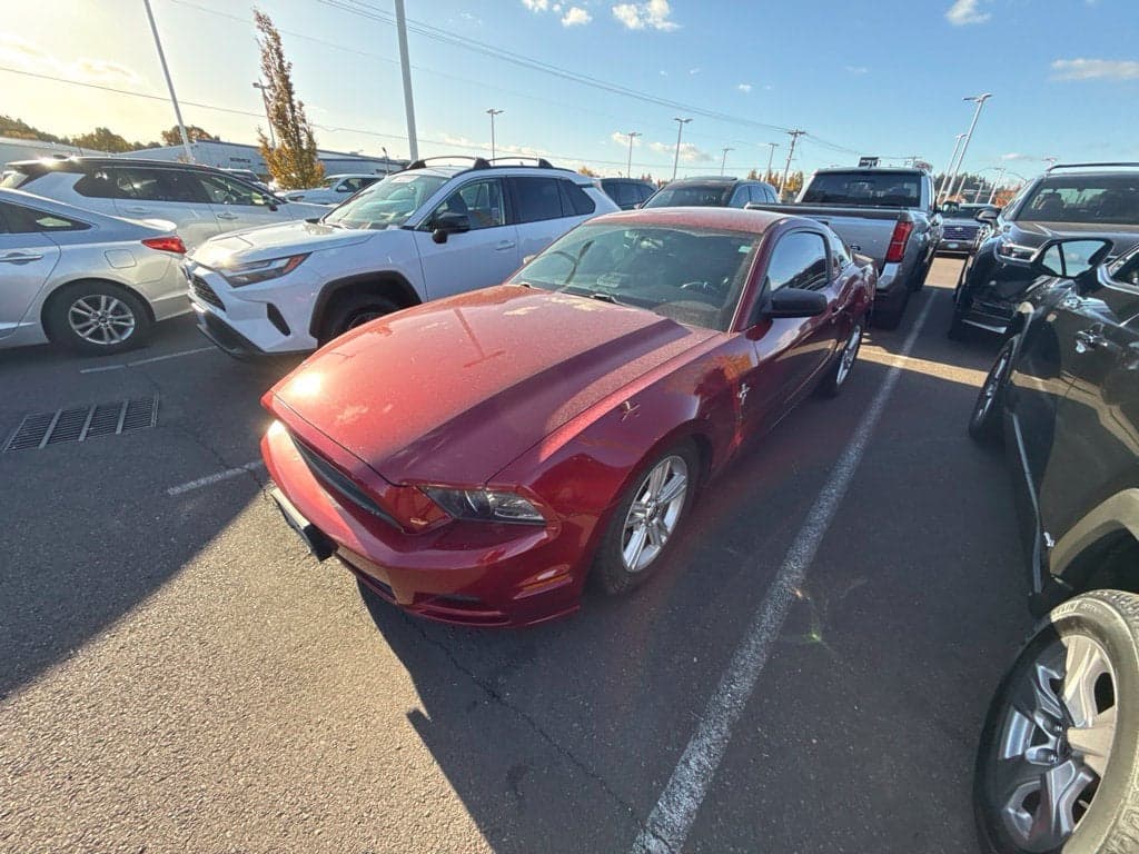 2014 Ford Mustang V6 — photo 1 of 5