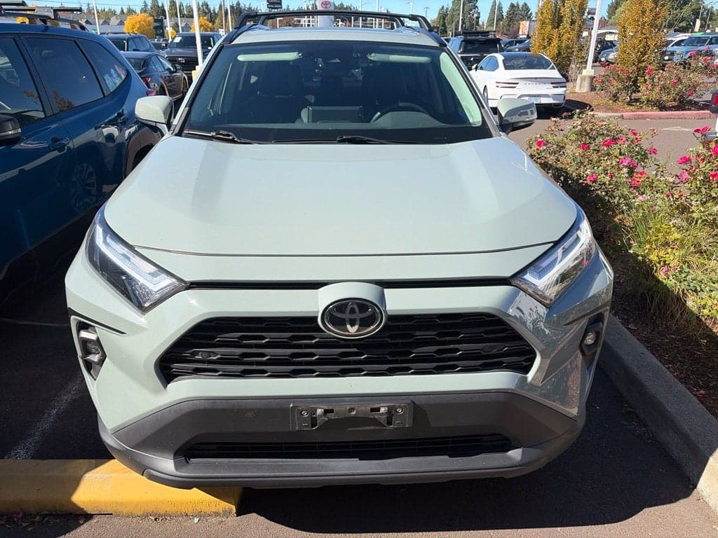 2022 Toyota RAV4 XLE Premium — photo 1 of 8