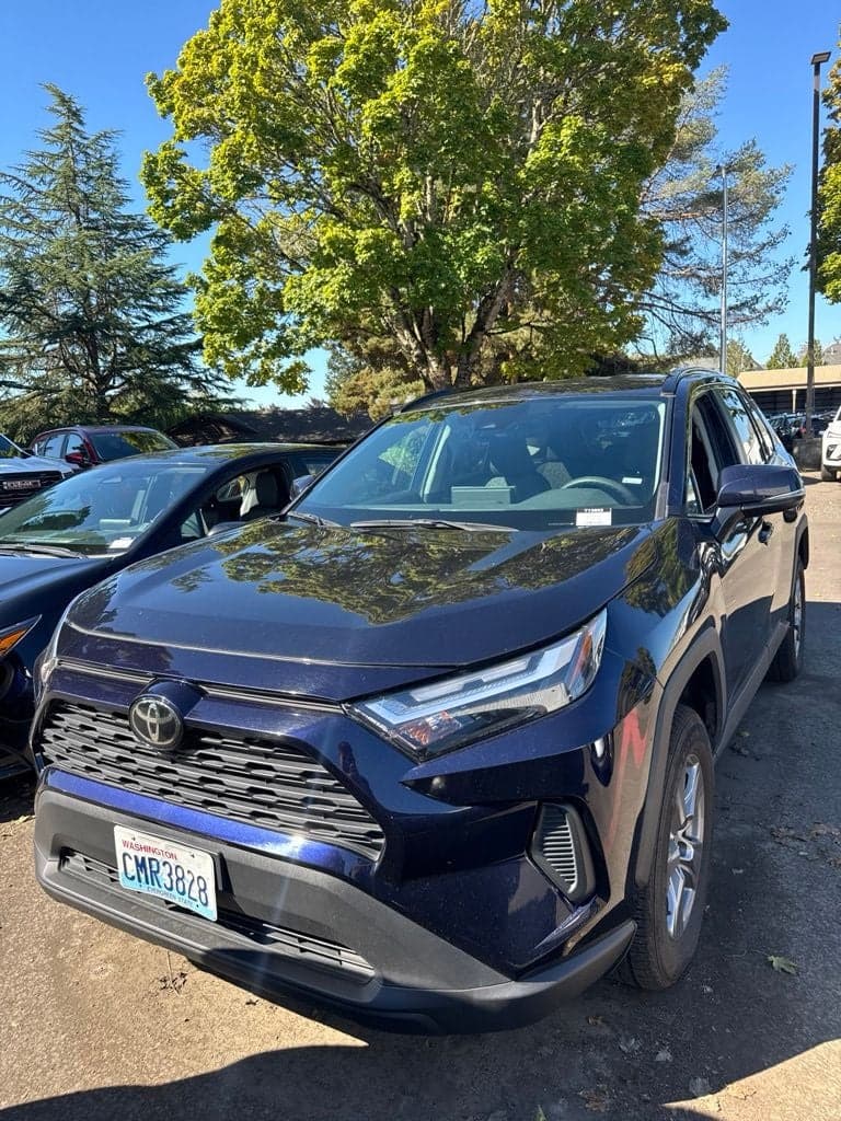2024 Toyota RAV4 XLE — photo 1 of 2