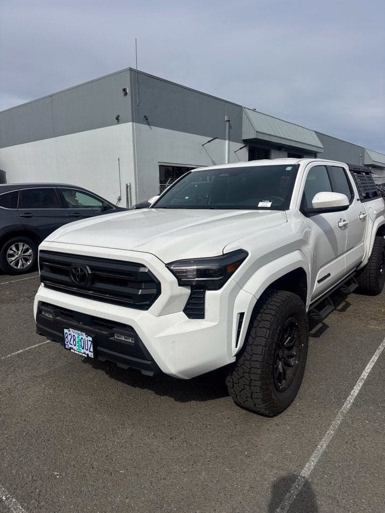 2025 Toyota Tacoma 4WD SR5 — photo 1 of 3