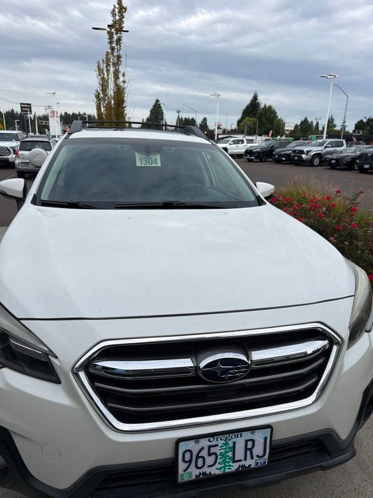 2019 Subaru Outback Limited — photo 1 of 10