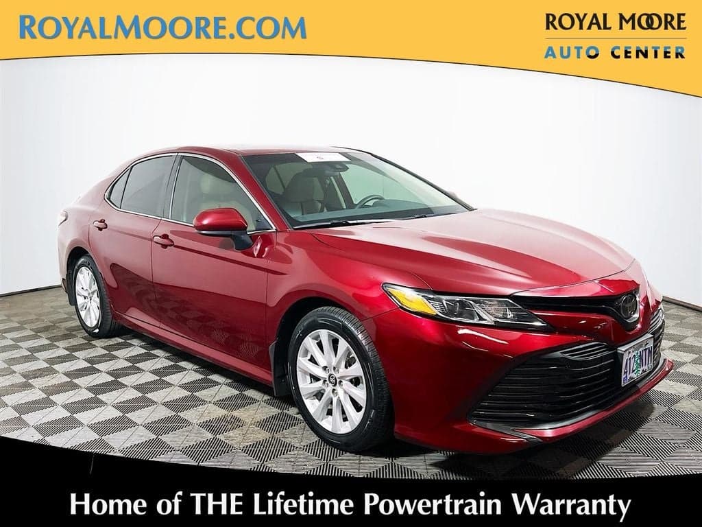 2019 Toyota Camry LE — photo 1 of 68